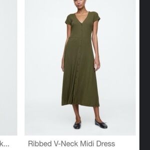 NWT GAP Ribbed V-Neck Midi Dress